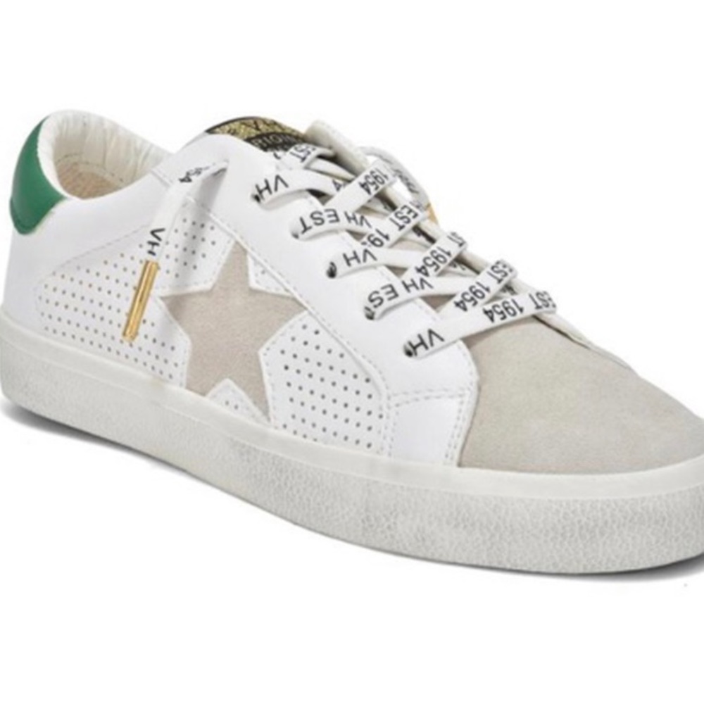 Vintage Havana star sneakers .